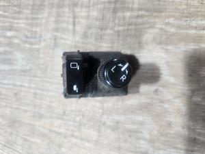 Блок управления наружным зеркалом G8 TOYOTA Hilux 84872-0K040