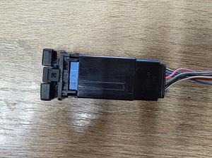 Кнопка подогрева сидений с разъёмом G8 TOYOTA Hilux 84751-71010