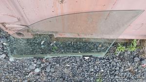 Стекло двери передней правой R G7 TOYOTA Hilux 68101-0K111