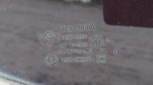 Стекло двери задней правой  R G7 TOYOTA Hilux 68103-0K180