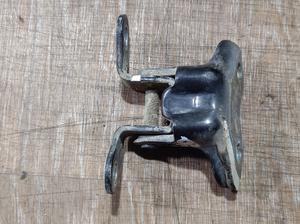 Петля двери задней верхняя правая G7 TOYOTA Hilux 68750-0K010