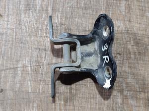 Петля двери задней верхняя правая G7 TOYOTA Hilux 68750-0K010