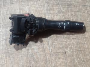 Подрулевой переключатель стеклоочистителей R G7 TOYOTA Hilux 84652-0K061
