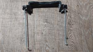 Кронштейн аккумулятора правый R G8 TOYOTA Hilux 74404-KK010