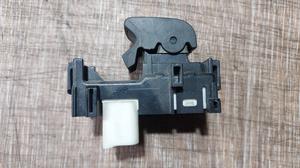 Кнопка стеклоподъёмника задней двери TOYOTA Camry 84810-52030