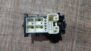 Кнопка стеклоподъёмника задней двери TOYOTA Camry 84810-52030
