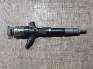 Форсунка топливная 1KD-FTV/2KD-FTV G7 TOYOTA Hilux 23670-30400