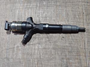 Форсунка топливная 1KD-FTV/2KD-FTV G7 TOYOTA Hilux 23670-30400