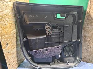 Обшивка двери задняя правая R G7 TOYOTA Hilux 67630-0K010-B3