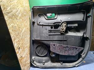 Обшивка двери задняя левая L G7 TOYOTA Hilux 67640-0K010-B7