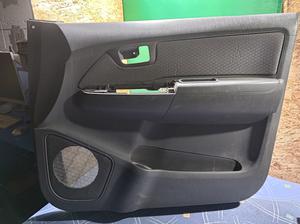 Обшивка двери передняя правая R G7 TOYOTA Hilux 67610-0K010-B3