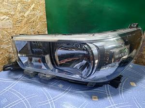 Фара передняя левая L G8 TOYOTA Hilux 81170-0K692