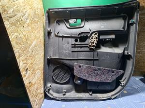 Обшивка двери задняя левая L G7 TOYOTA Hilux 67640-0K010-B7