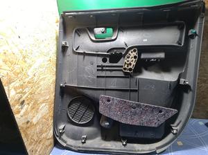 Обшивка двери задняя левая L G7 TOYOTA Hilux 67640-0K010-B7