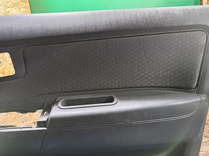 Обшивка двери передняя правая R G7 TOYOTA Hilux 67610-0K010-B3