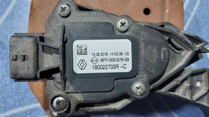 Педаль газа RENAULT Duster 180022703R