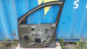 Дверь передняя правая R RENAULT Duster 801009234R