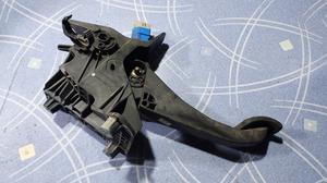 Педаль сцепления RENAULT Duster 465037621R