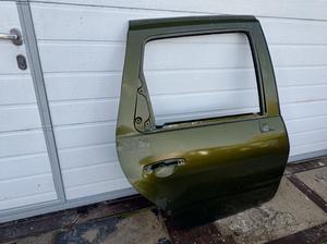 Дверь задняя правая R RENAULT Duster 821007807R