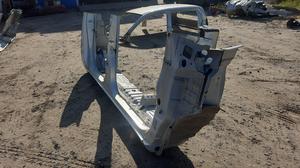 Боковая часть кабины порог стойка правая R G7 TOYOTA Hilux 61403-0K010