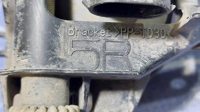 Фара противотуманная правая R G8 TOYOTA Hilux 81210-0D110