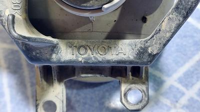 Фара противотуманная правая R G8 TOYOTA Hilux 81210-0D110