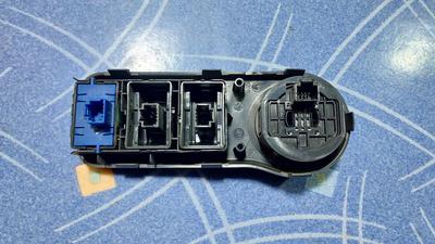 Переключатель управления 4WD RENAULT Duster 251635247R
