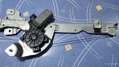 Стеклоподъёмник двери передней левой L RENAULT Duster 8200733829