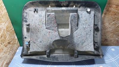 Обшивка двери багажника RENAULT Duster 909008523R