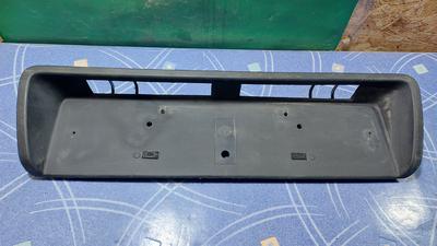 Накладка бампера под номерной знак G7 TOYOTA Hilux 52179-0K010