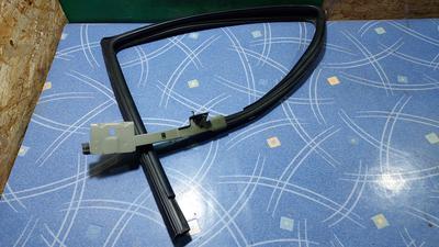 Уплотнитель стекла внутренний задний правый R