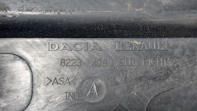 Накладка двери задней правой R RENAULT Duster 822347891R