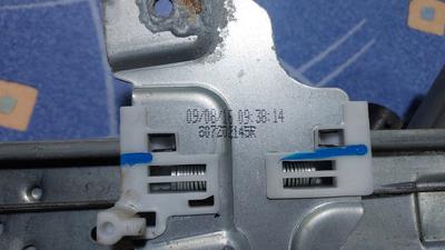 Стеклоподъёмник двери передней правой R RENAULT Duster 8200733828