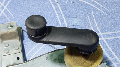 Стеклоподъёмник двери задней правой R RENAULT Duster 8200733830