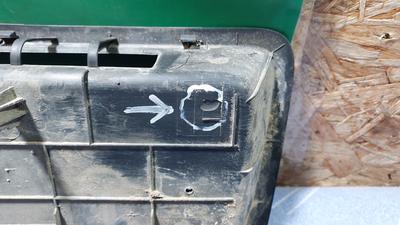 Накладка бампера под номерной знак G7 TOYOTA Hilux 52179-0K010