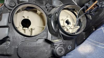 Фара передняя правая R Ford Focus 2 поколение, рестайлинг Прочие автомобили Прочие марки 8M51-13100-AE