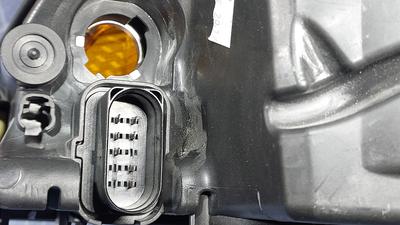 Фара передняя правая R Ford Focus 2 поколение, рестайлинг Прочие автомобили Прочие марки 8M51-13100-AE