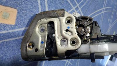Замок двери задней правой R G8 TOYOTA Hilux 69050-0K080