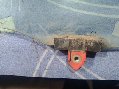 Стекло двери передней левой L G8 TOYOTA Hilux 68102-0K270
