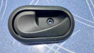 Ручка двери внутренняя левая L RENAULT Duster 8200733848