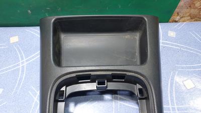 Консоль салона центральная МКПП G8 TOYOTA Hilux 58804-KK130-C1