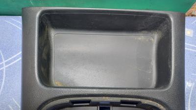 Консоль салона центральная МКПП G8 TOYOTA Hilux 58804-KK130-C1