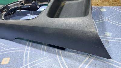 Консоль салона центральная МКПП G8 TOYOTA Hilux 58804-KK130-C1
