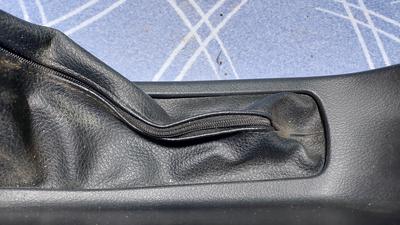 Консоль салона центральная МКПП G8 TOYOTA Hilux 58804-KK130-C1