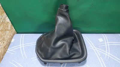 Кожух селектора МКПП G8 TOYOTA Hilux 58840-KK010-C0
