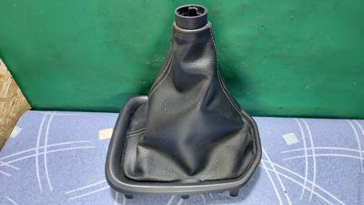 Кожух селектора МКПП G8 TOYOTA Hilux 58840-KK010-C0