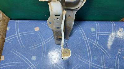Кронштейн замка капота G8 TOYOTA Hilux 53208-KK020