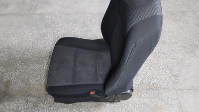 Сиденье переднее правое G8 TOYOTA Hilux 71551-0K270