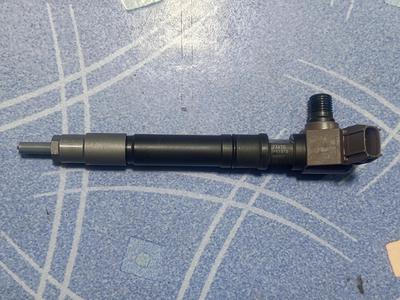 Форсунка топливная 1GD-FTV G8 TOYOTA Hilux 23670-11010