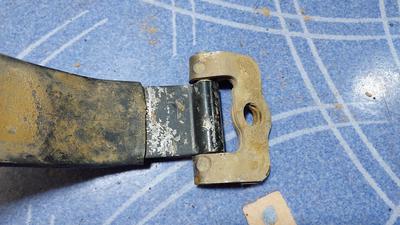 Кронштейн бака топливного G8 TOYOTA Hilux 77602-71010